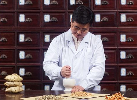 民间中医考取中医医师证：传承与规范的双重选择